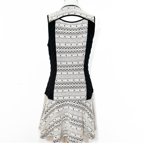 Revolve {Greylin} Black White Jacquard Diamond Sleeveless Skater Tunic Dress - Picture 5 of 14
